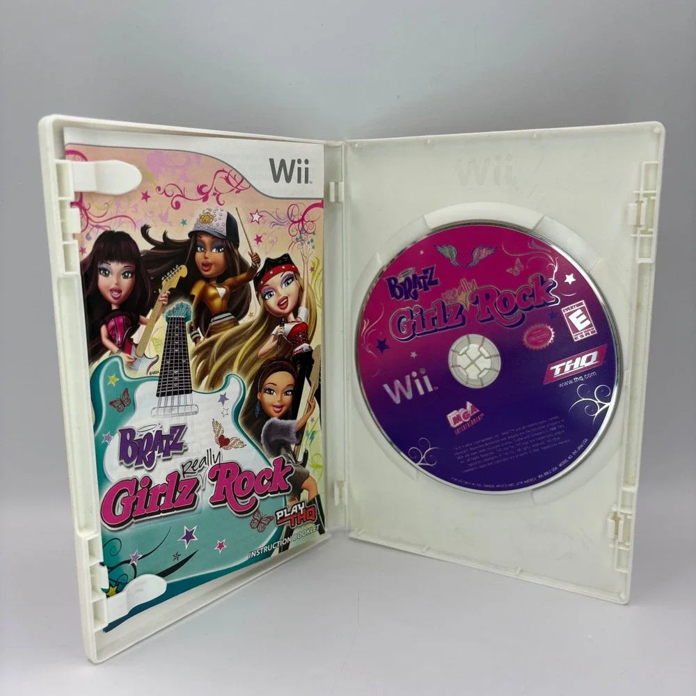 THQ Bratz Girlz Really Rock Nintendo Wii Pink Good Music Game RVL-RRLE‎